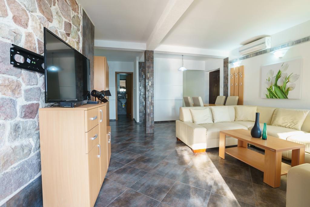 Apartments Zezelj Sveti Stefan Εξωτερικό φωτογραφία