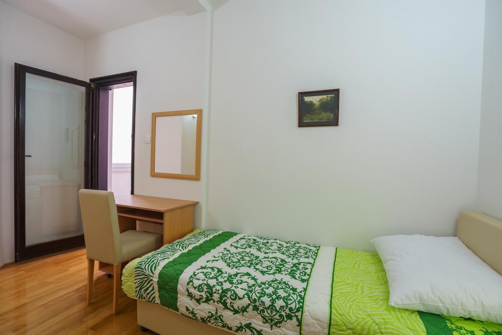 Apartments Zezelj Sveti Stefan Εξωτερικό φωτογραφία