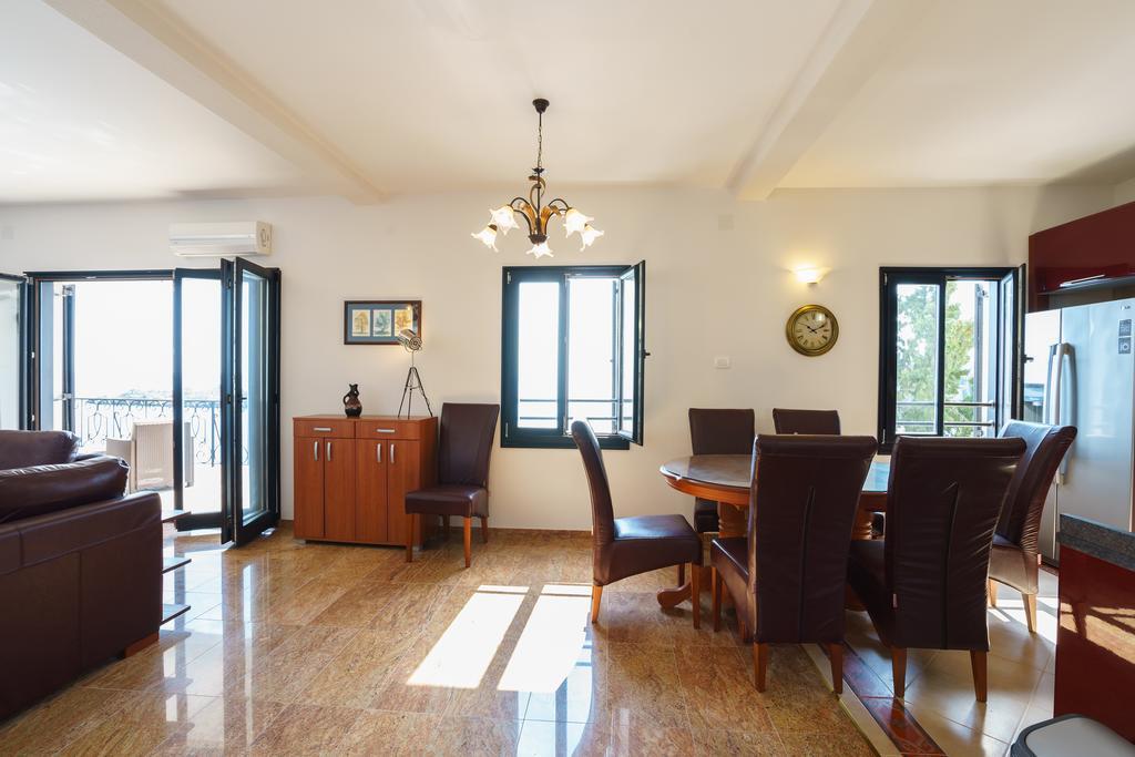 Apartments Zezelj Sveti Stefan Εξωτερικό φωτογραφία