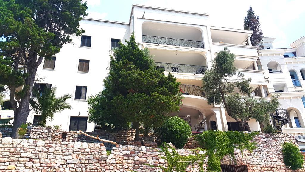 Apartments Zezelj Sveti Stefan Εξωτερικό φωτογραφία