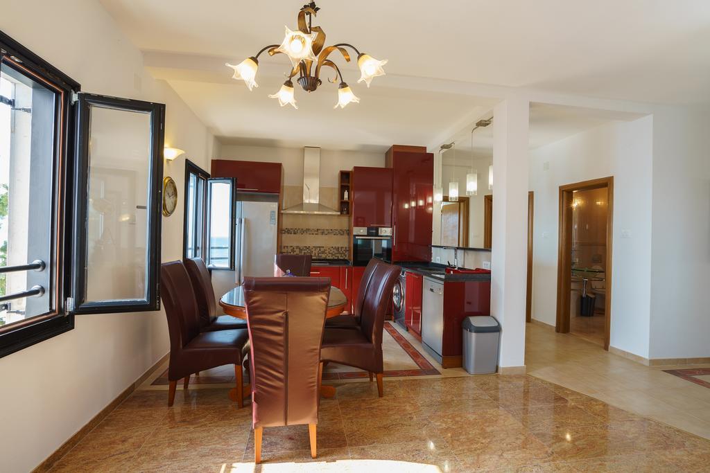 Apartments Zezelj Sveti Stefan Εξωτερικό φωτογραφία