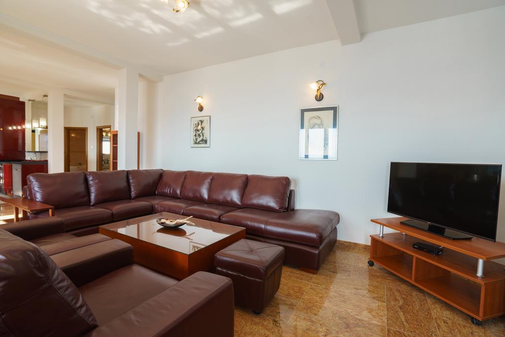 Apartments Zezelj Sveti Stefan Εξωτερικό φωτογραφία