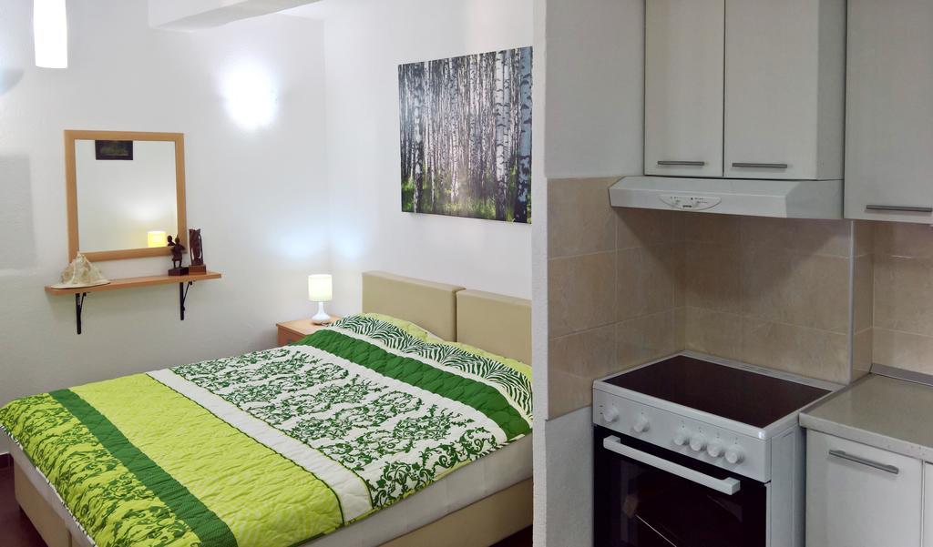 Apartments Zezelj Sveti Stefan Εξωτερικό φωτογραφία