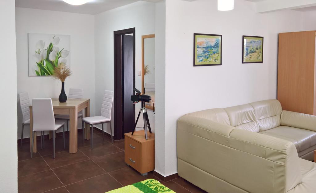 Apartments Zezelj Sveti Stefan Εξωτερικό φωτογραφία